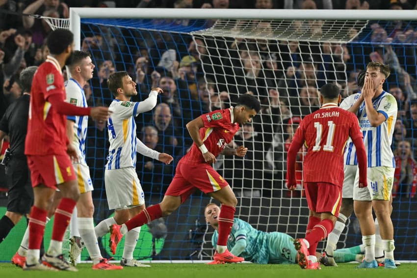 Liverpool venceu o Brighton por 3 a 2 na Copa da Liga Inglesa (Foto: Glyn Kirk/AFP)