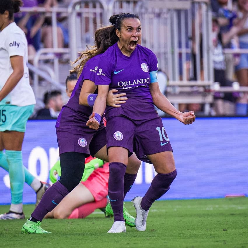 Marta comemora pintura anotada com a camisa do Orlando Pride na NWSL (Foto: Reprodução/Instagram)