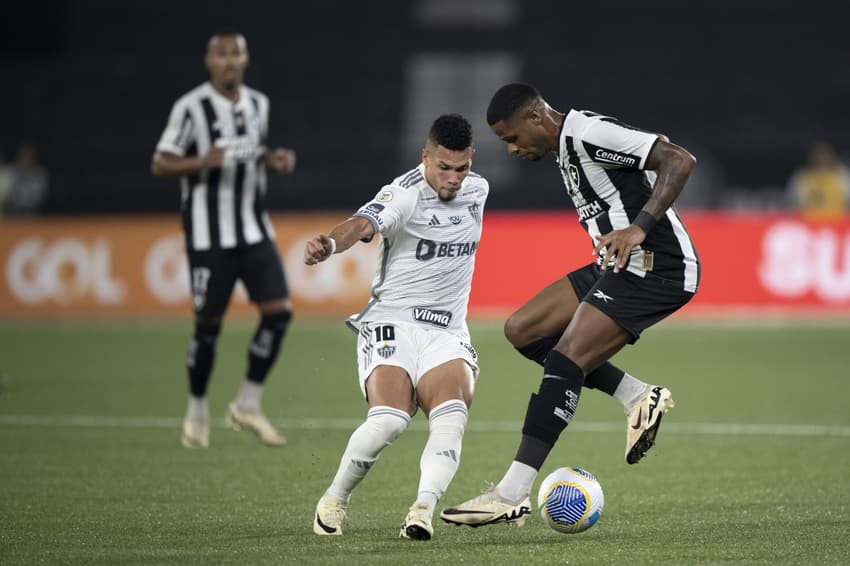 As equipes decidem a grande final da Libertadores de 2024; confira as maiores partidas da história entre Botafogo e Atlético-MG (Foto: Jorge Rodrigues/AGIF)