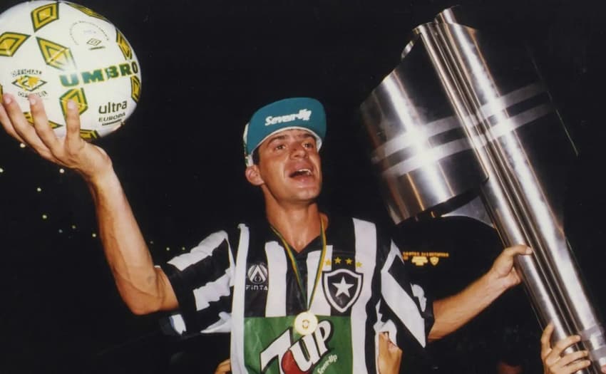 Por onde anda Túlio Maravilha, ex-atacante do Botafogo?