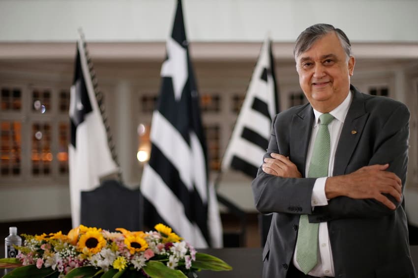 presidente do Botafogo Presidente Durcesio Mello