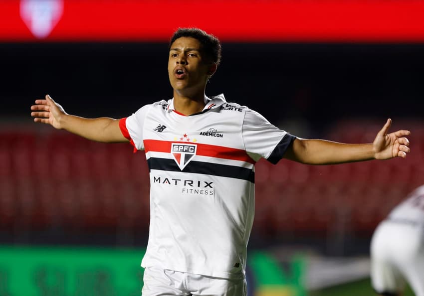 Ryan Francisco, atacante e artilheiro da base do São Paulo