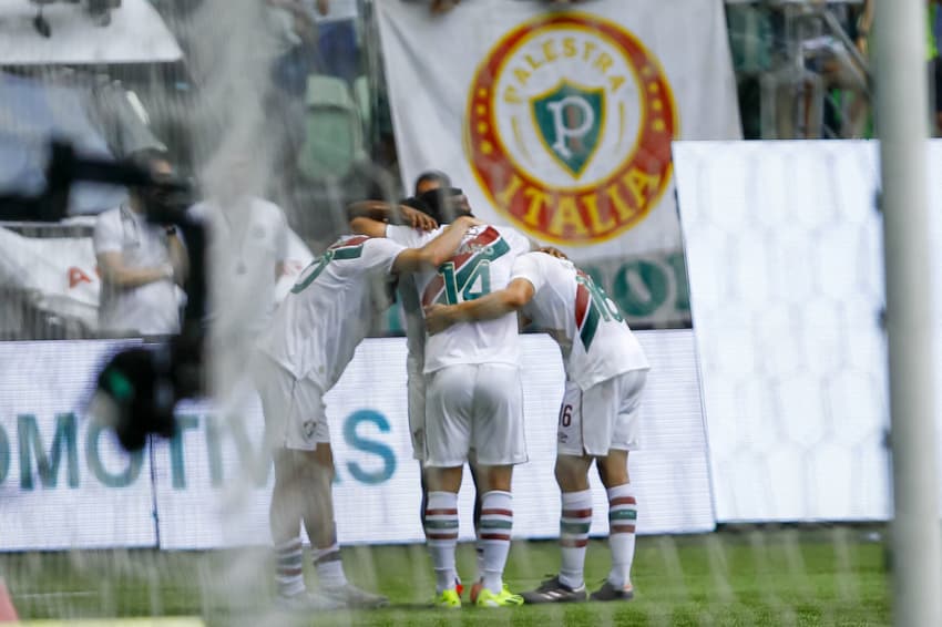 Jogadores do Fluminense comemoram gol marcado no Allianz Parque