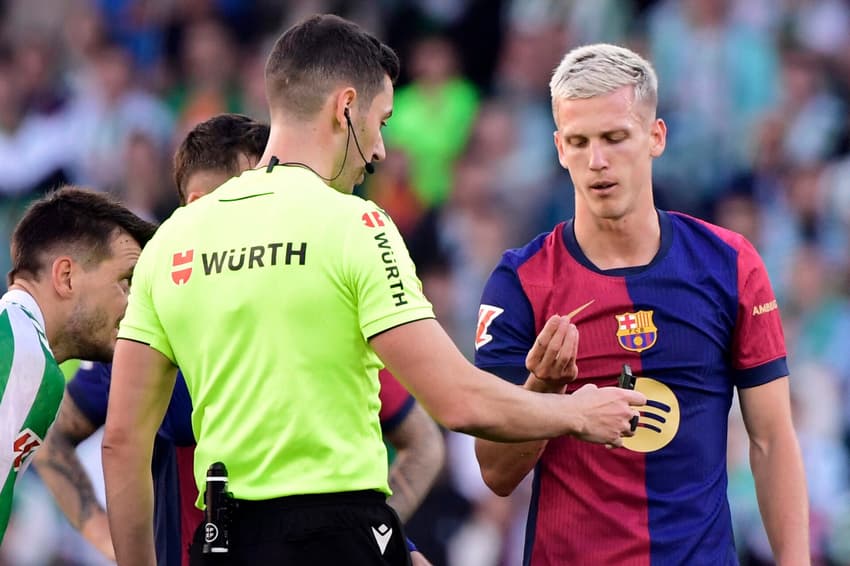 Dani Olmo em Betis x Barcelona. (foto: CRISTINA QUICLER / AFP)