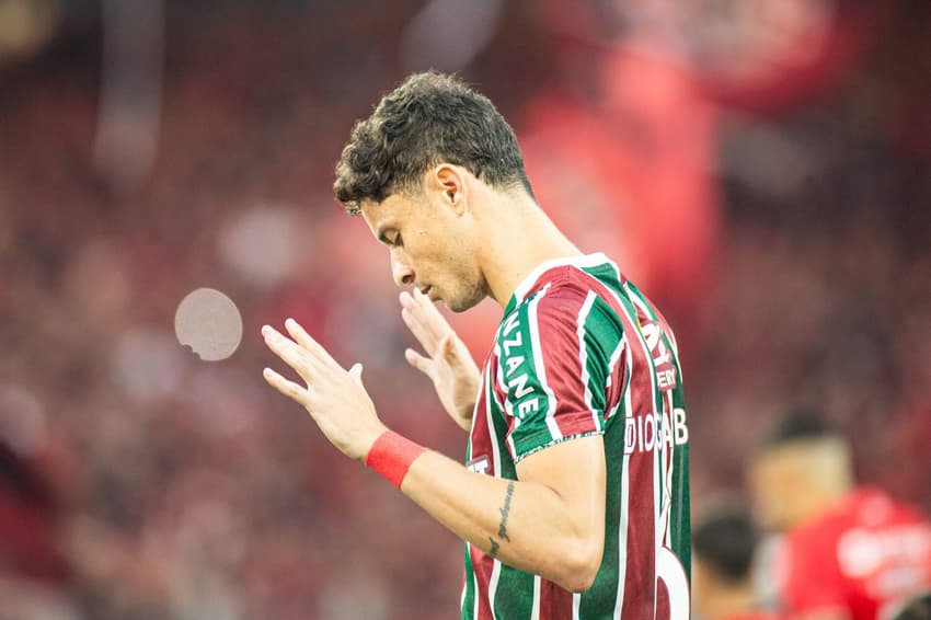 Diogo Barbosa durante jogo entre Fluminense e Athletico-PR, pelo Brasileirão