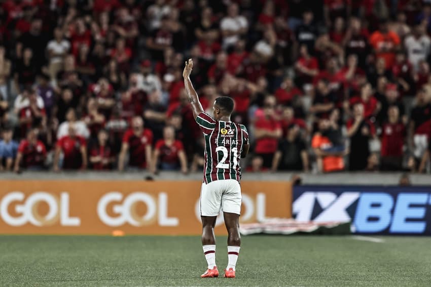 Jhon Arias comemora gol marcado pelo Fluminense sobre o Athletico-PR, pelo Brasileirão