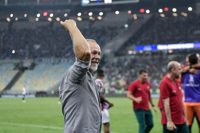 Mano Menezes comemora classificação do Fluminense na Libertadores sobre o Grêmio