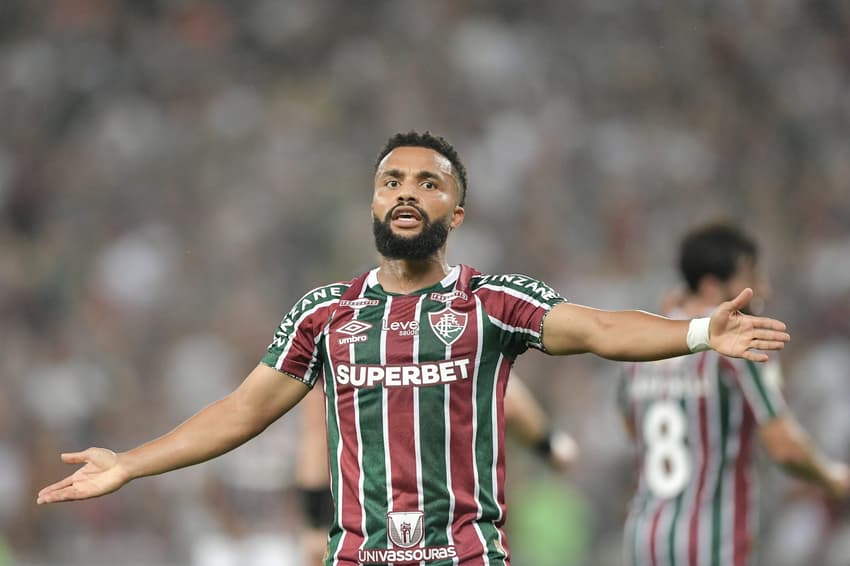 Samuel Xavier no jogo do Fluminense contra o Cuiabá no Maracanã