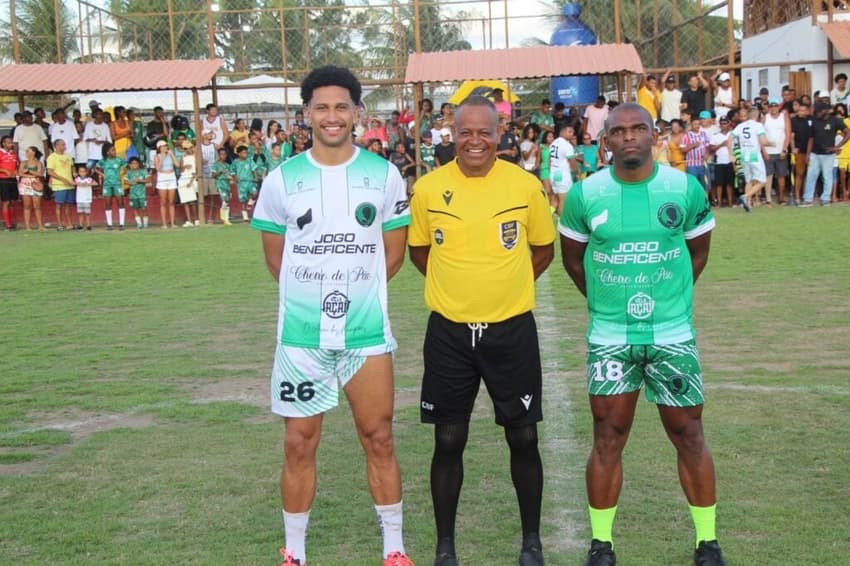 Murilo, zagueiro do Palmeiras, promoveu evento beneficente em cidade natal, no interior da Bahia