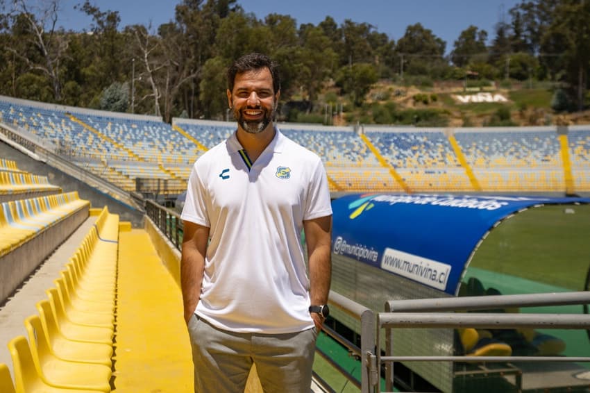 Técnico brasileiro Gustavo Leal