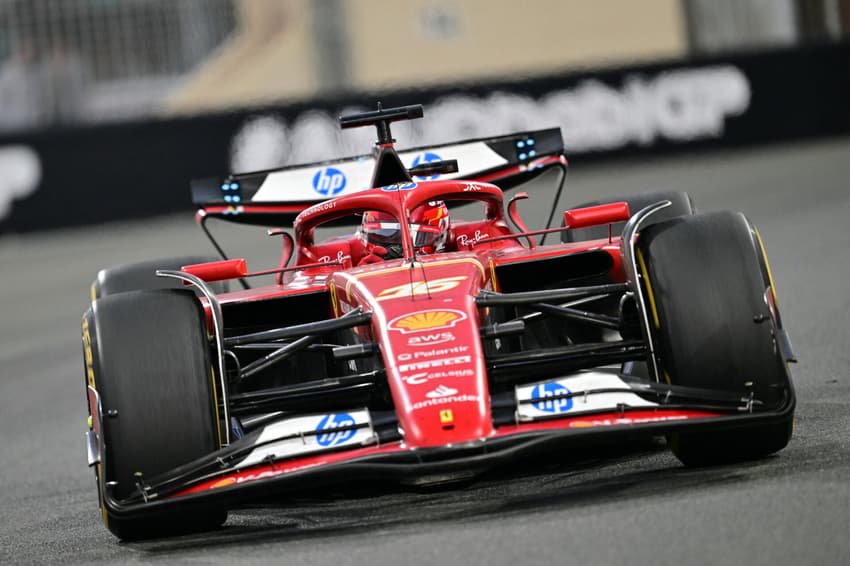 AUTO-PRIX-F1-UAE-RACE