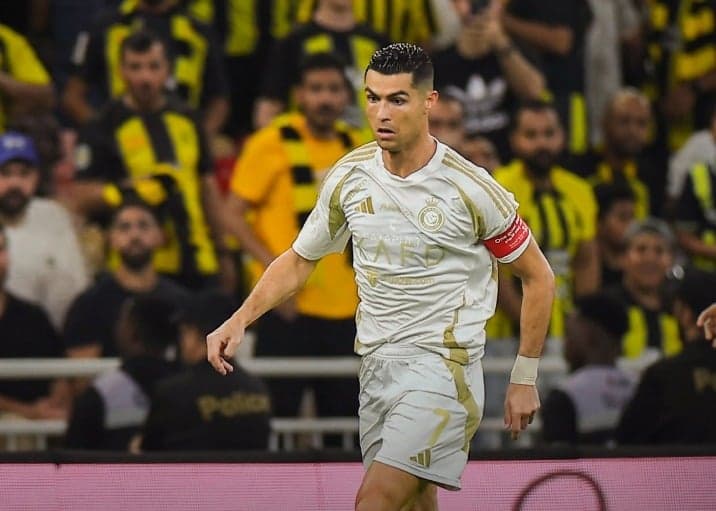 Cristiano Ronaldo em ação pelo Al-Nassr contra o Al-Ittihad (Foto: Reprodução/X)