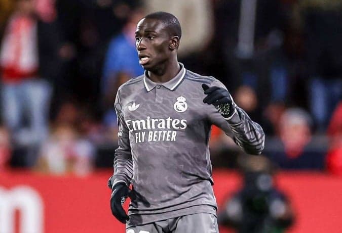 Ferland Mendy em ação com a camisa do Real Madrid (Foto: Reprodução/Instagram)