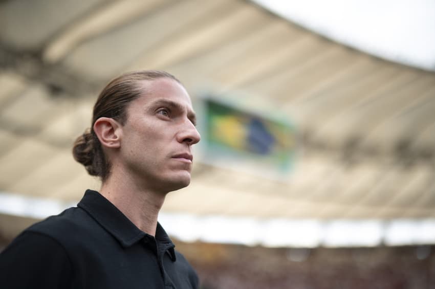 Filipe Luís, técnico do Flamengo, durante partida contra o Internacional, no Maracanã, pela 36ª rodada do Brasileirão (Foto: Jorge Rodrigues/AGIF)