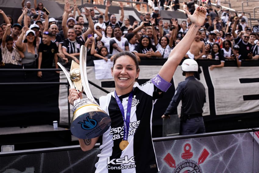 Gabi Zanotti é campeã brasileira 2024 pelo Corinthians