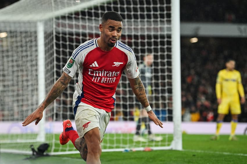 Gabriel Jesus, grande destaque do Arsenal na vitória por 3 a 2 pela Copa da Liga Inglesa (Foto: Glyn Kirk/AFP)