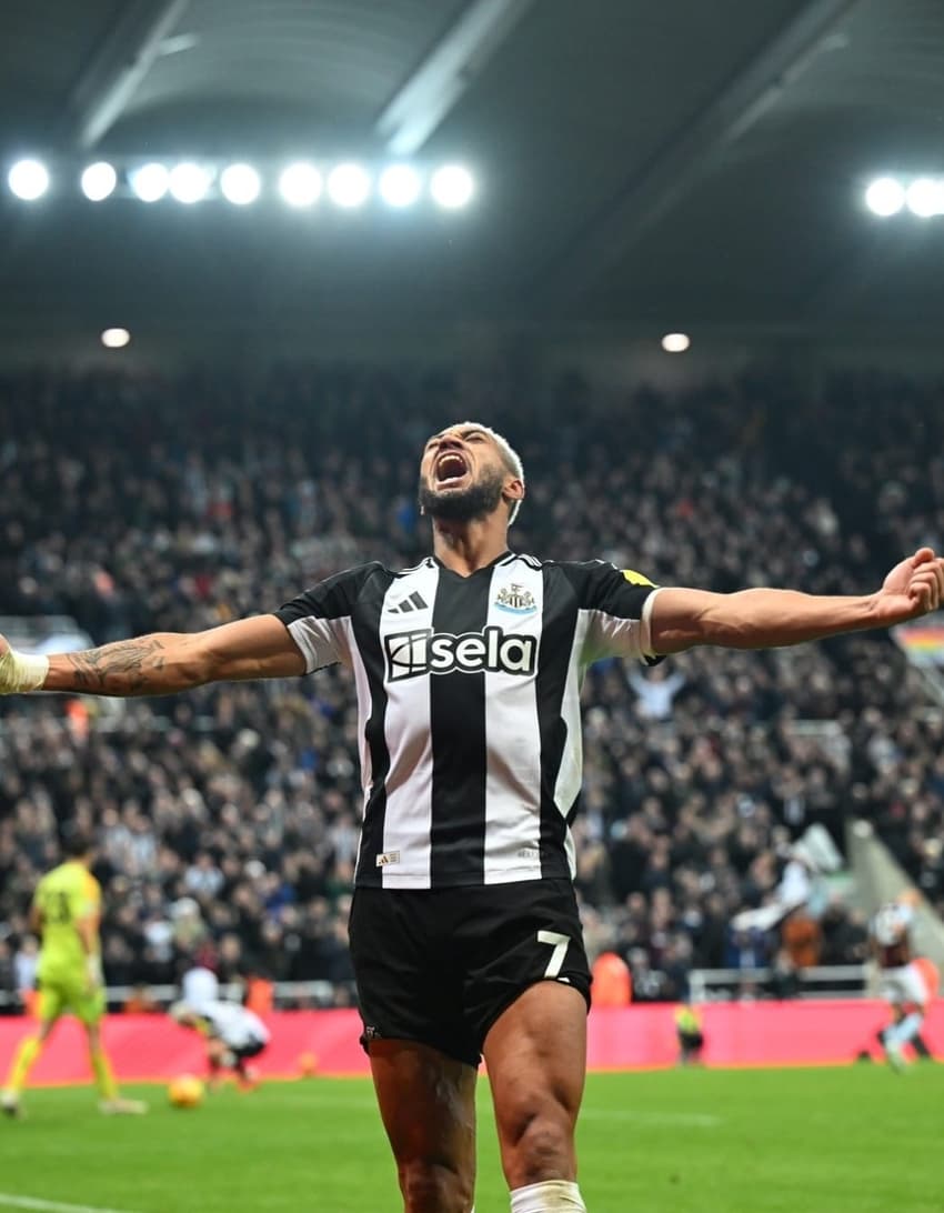 Joelinton comemora gol pelo Newcastle em vitória no Boxing Day da Premier League (Foto: Divulgação)