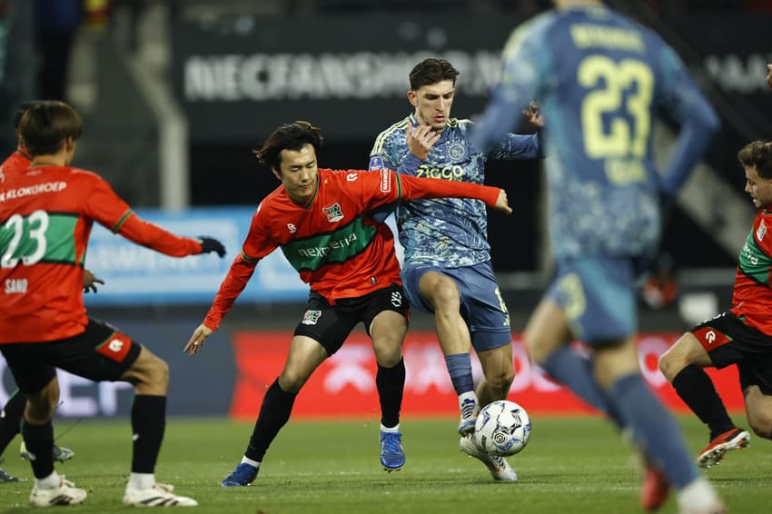 O Ajax vem de vitória contra o NEC pela Eredivise; equipe enfrenta o Utrecht nesta quarta (Foto: MAURICE VAN STEEN / ANP / AFP)