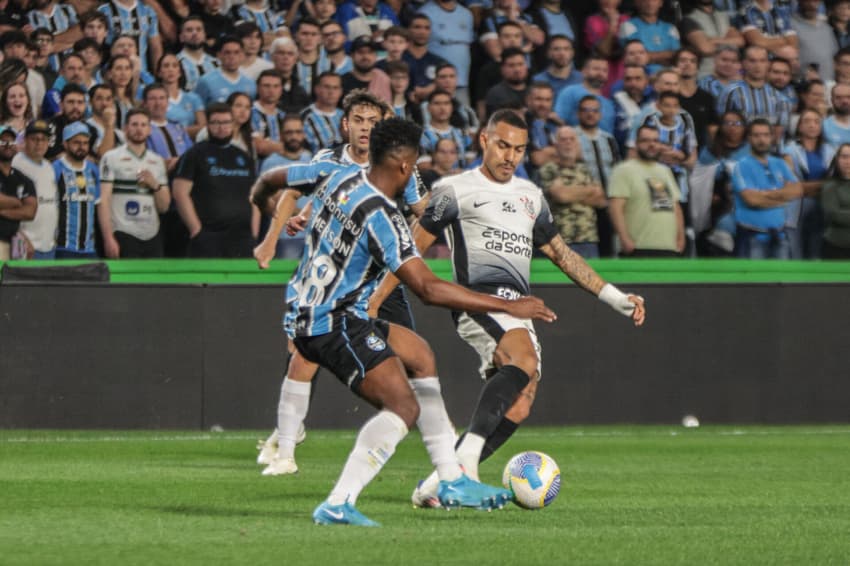 As equipes empataram o confronto que fizeram no primeiro turno; confira as informações do jogo de hoje (Foto: Robson Mafra/AGIF)