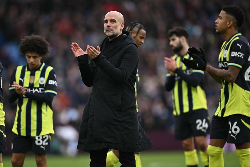 O Manchester City encara o Everton em busca da reabilitação na Premier League; confira os destaques dos jogos de hoje (Foto: Paul ELLIS / AFP) 