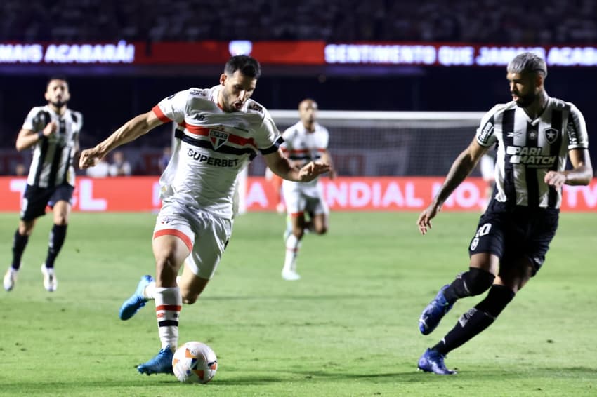 O Tricolor Paulista deve vir a campo com um time alternativo; confira as informações do jogo de hoje (Foto: Marcello Zambrana/AGIF)