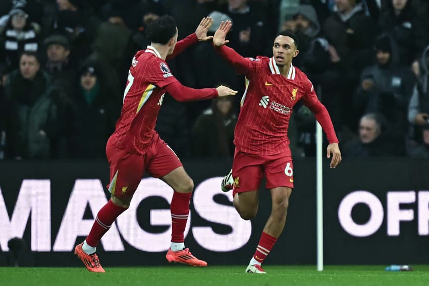 As equipes de todas as divisões do futebol inglês participam da rodada do Boxing Day (Foto: Paul ELLIS / AFP)