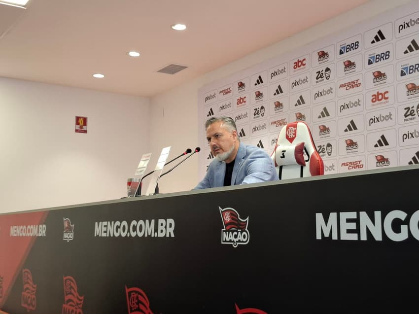 José Boto, diretor técnico do Flamengo, em coletiva no Ninho do Urubu