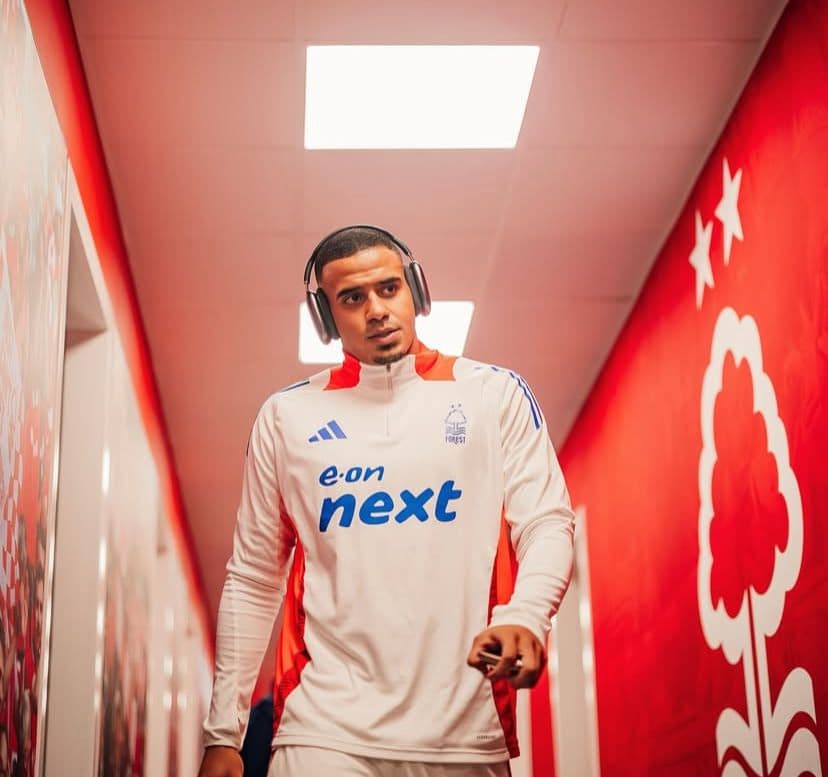 Murillo se prepara para entrar em campo pelo Boxing Day da Premier League (Foto: Reprodução/Instagram)