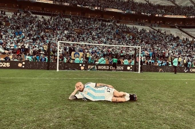 Papu Gómez foi campeão do mundo ao lado de Lionel Messi, no Catar (Foto: Reprodução)