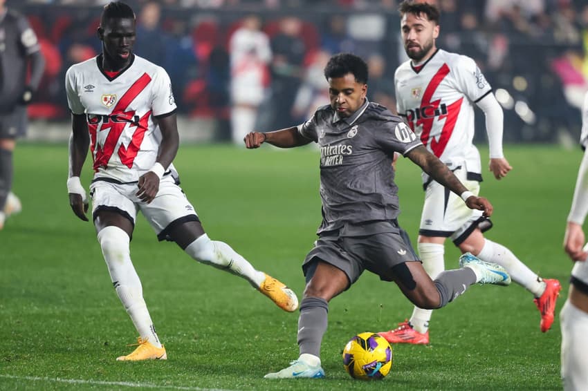 Rodrygo em ação contra o Rayo Vallecano (Foto: Pierre Philippe Marcou/AFP)