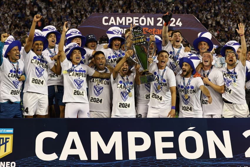 FBL-ARG-VELEZ-HURACAN