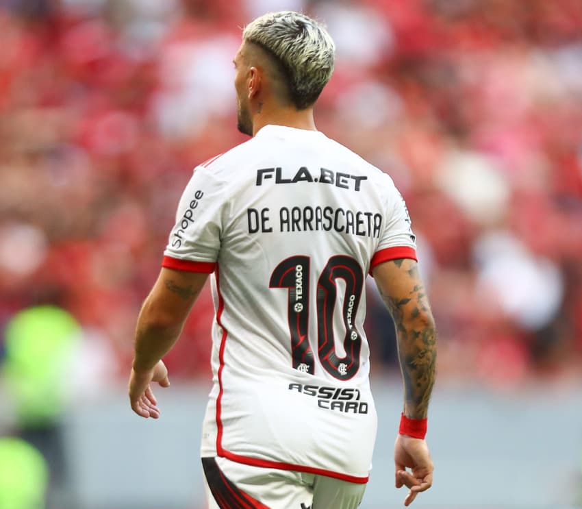 Arrascaeta durante a partida contra o Volta Redonda (Foto: Gilvan de Souza/Flamengo)