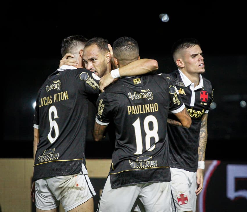 Jogadores do Vasco Piton Paulinho Serginho Pec