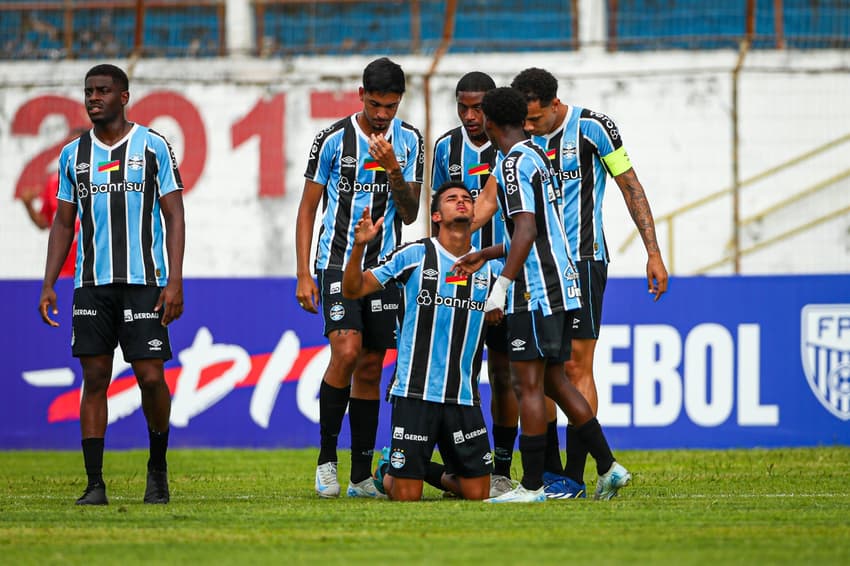 Hiago marcou o único gol da partida (Foto: Angelo Pieretti/Grêmio FBPA)