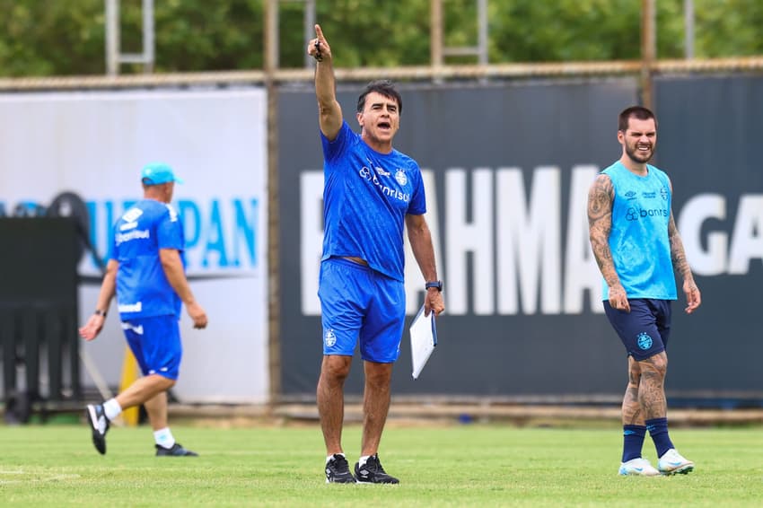 Gustavo Quinteros fará seus primeiros testes no comando do Grêmio (Foto: Lucas Uebel/Grêmio FBPA)