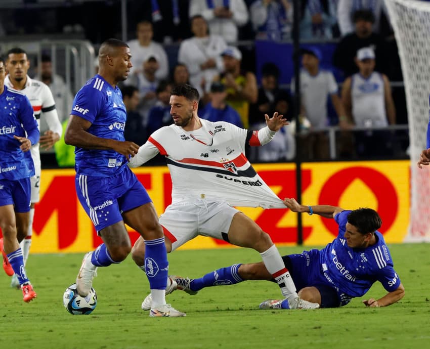 Balanço da estreia: quem sai em alta e baixa do São Paulo após empate