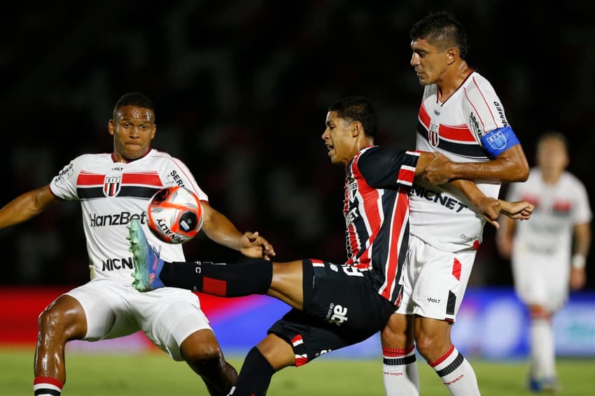 Joias da base do São Paulo enfrentam maratona antes de jogo decisivo na Copinha