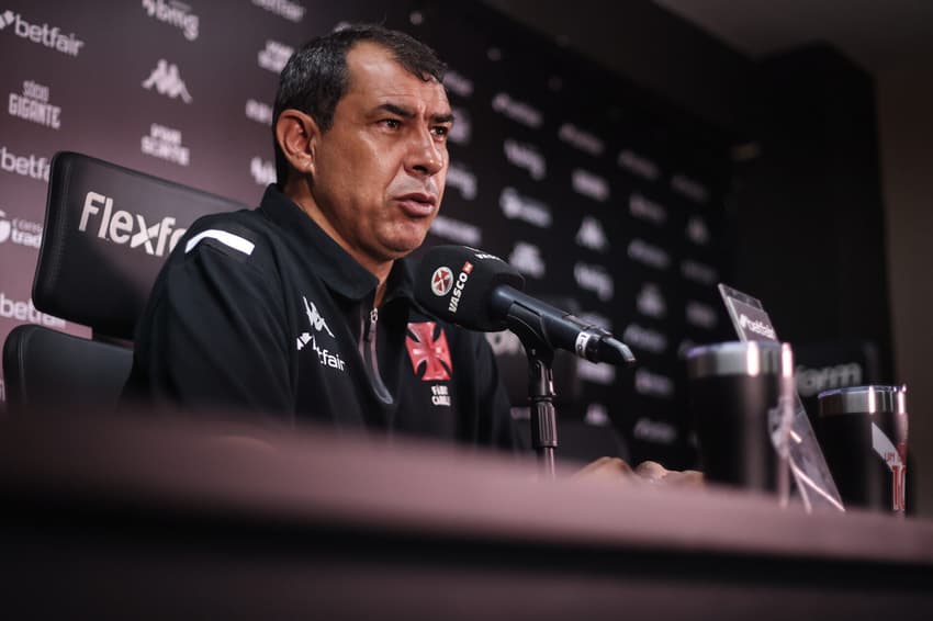 Fábio Carille durante a partida contra a Portuguesa-RJ (Foto: Matheus Lima/Vasco)