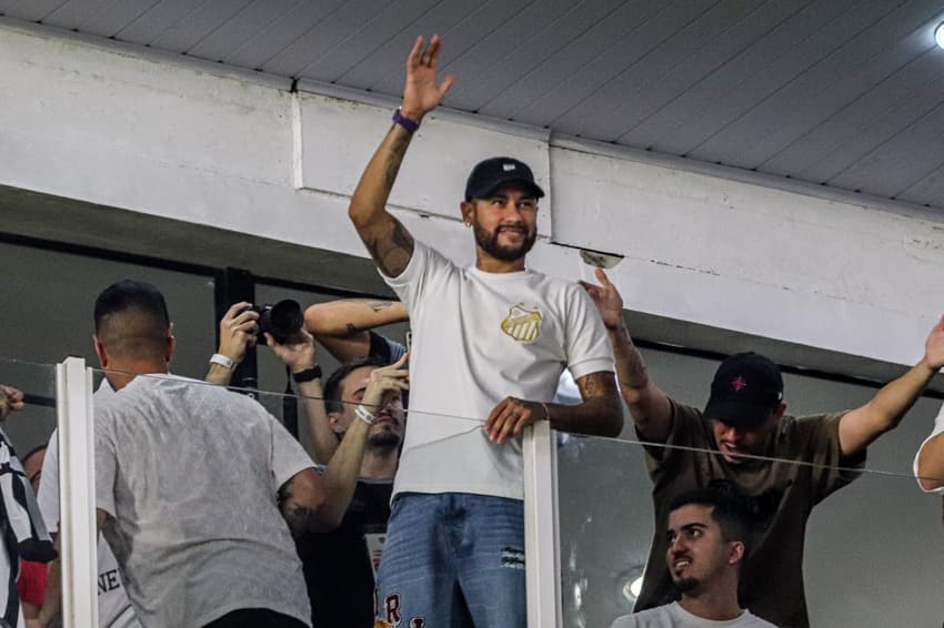 Neymar na Vila Belmiro durante jogo do Santos em 2024