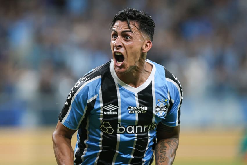 Pavón marcou um dos gols do Grêmio em goleada no Caxias (Foto: Maxi Franzoi/AGIF)