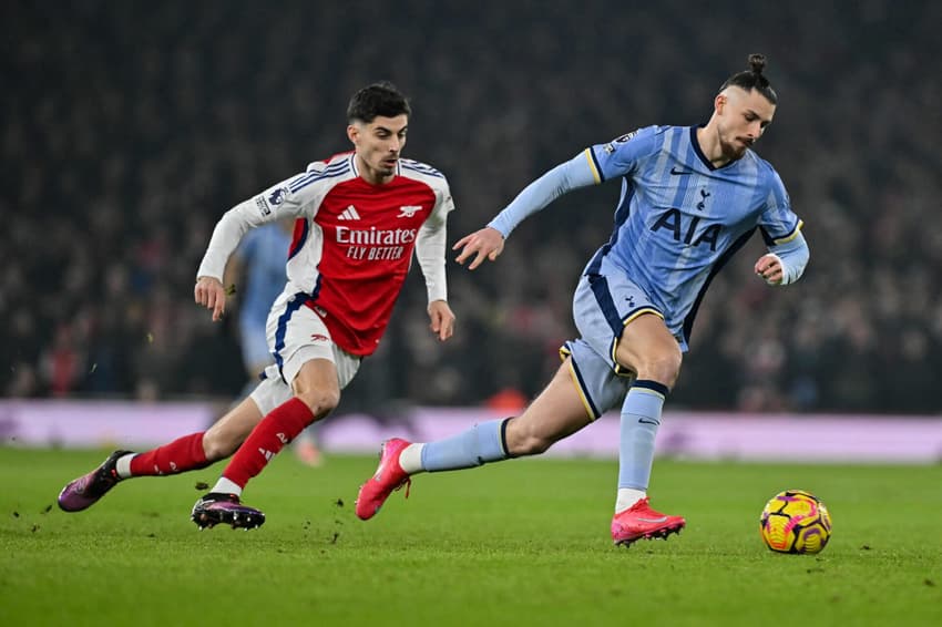 Jogos de hoje: Arsenal e Tottenham se enfrentam em partida amistosa de pré-temporada (Foto: Glyn KIRK / AFP)