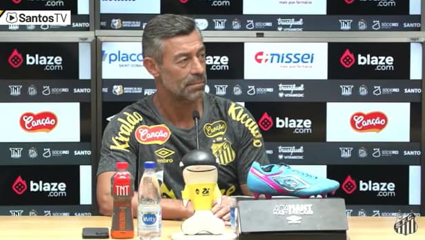 Coletiva Pedro Caixinha, técnico do Santos