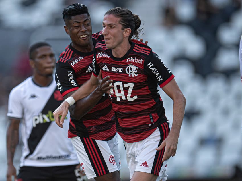 Filipe Luís comemora gol contra o Vasco