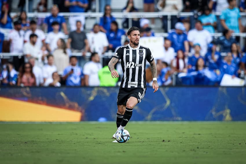 Lyanco na partida entre Atlético-MG e Cruzeiro