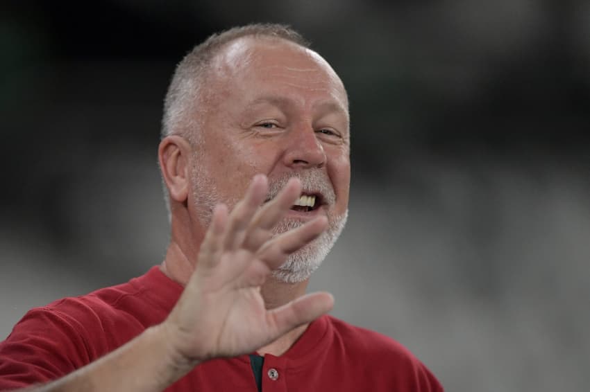 Mano Menezes em ação durante jogo entre Fluminense e Botafogo, pelo Campeonato Carioca