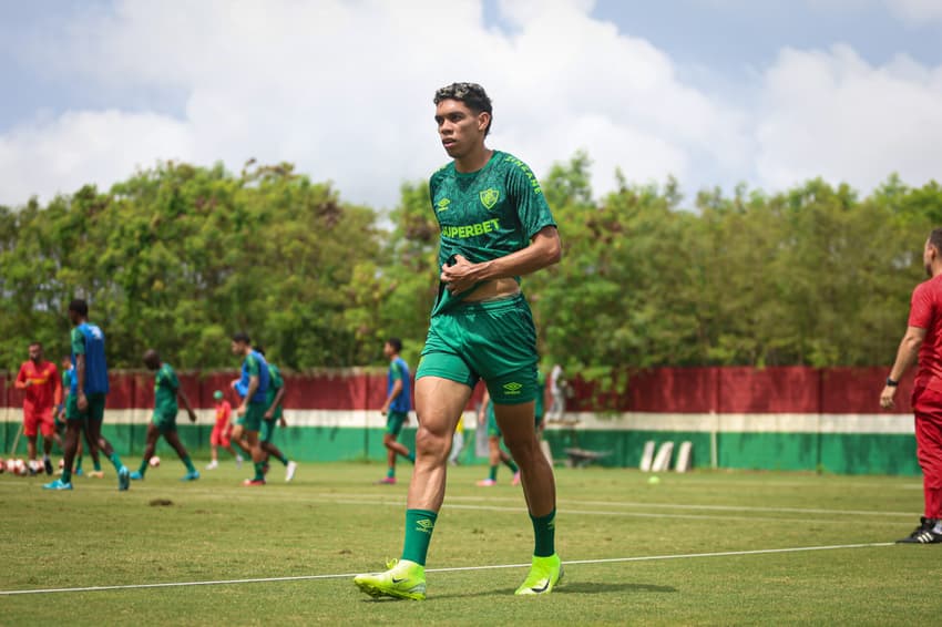 Paulo Baya em treino pelo Fluminense visando o Campeonato Carioca