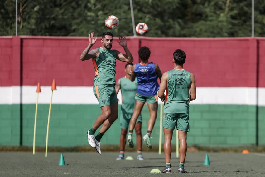 Renato Augusto em ação em treino do Fluminense