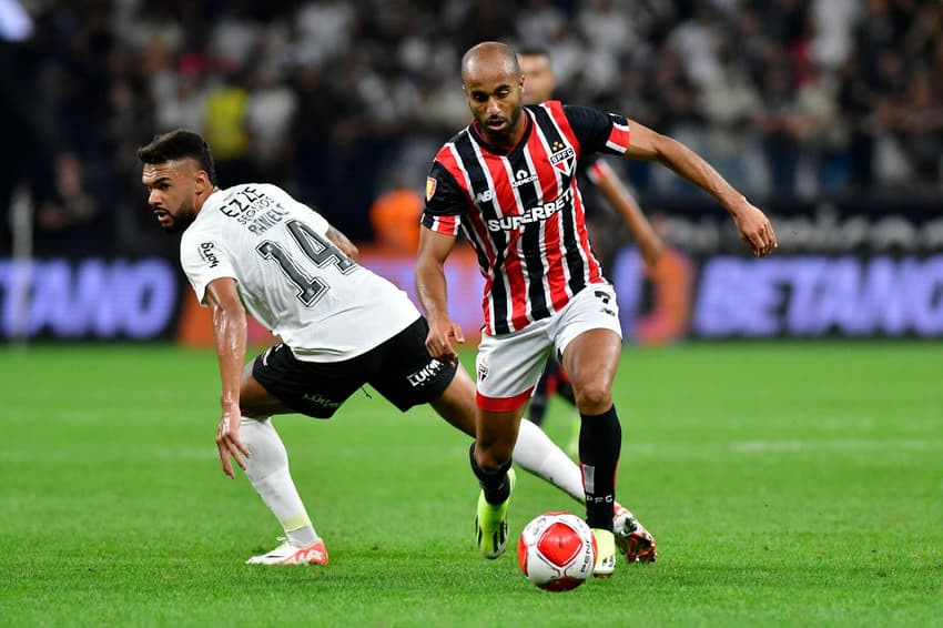 Sao Paulo (SP), 30/01/2024 &#8211; Futebol/CORINTHIANS-SAO PAULO &#8211; Lucas Moura from Sao Paulo &#8211; Match between Corinthians x Sao Paulo, valid for the fourth round of the Campeonato Paulista, held at the Neo Quimica Arena, east zone of Sao Paulo, on the night