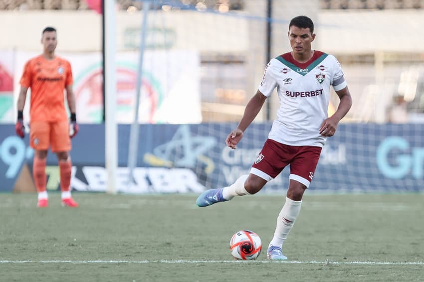 Thiago Silva em ação pelo Fluminense no jogo contra o Madureira, pelo Campeonato Carioca