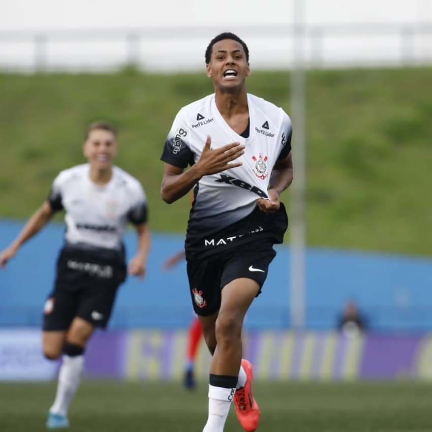 Corinthians vence o Rio Branco-AC